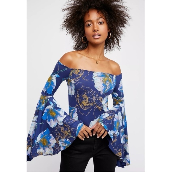 Free People We The Free Printed Birds Of Paradise Top in Navy - Picture 5 of 16